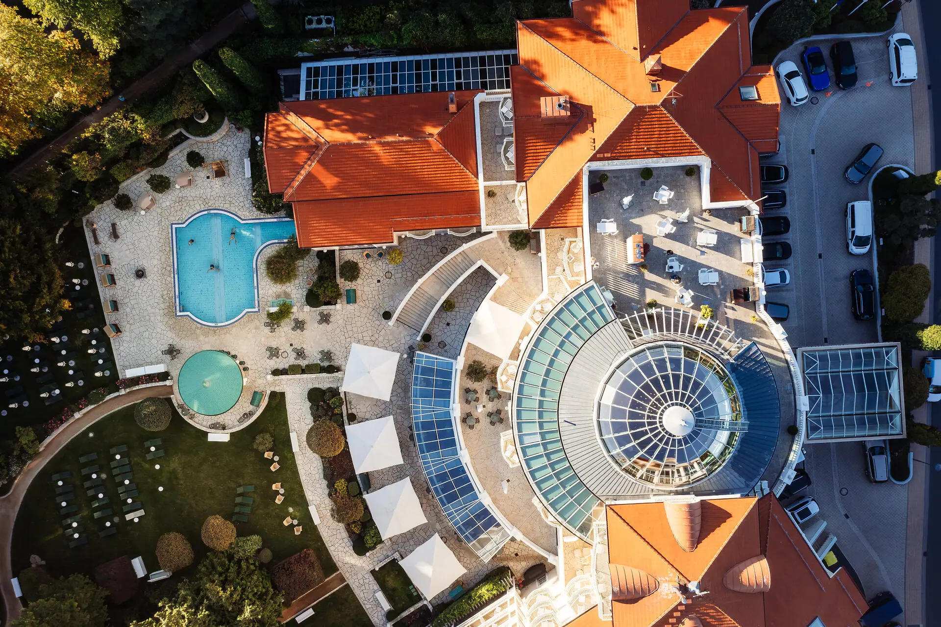 A-ROSA Heringsdorf from above Aerial view of a building with two pools