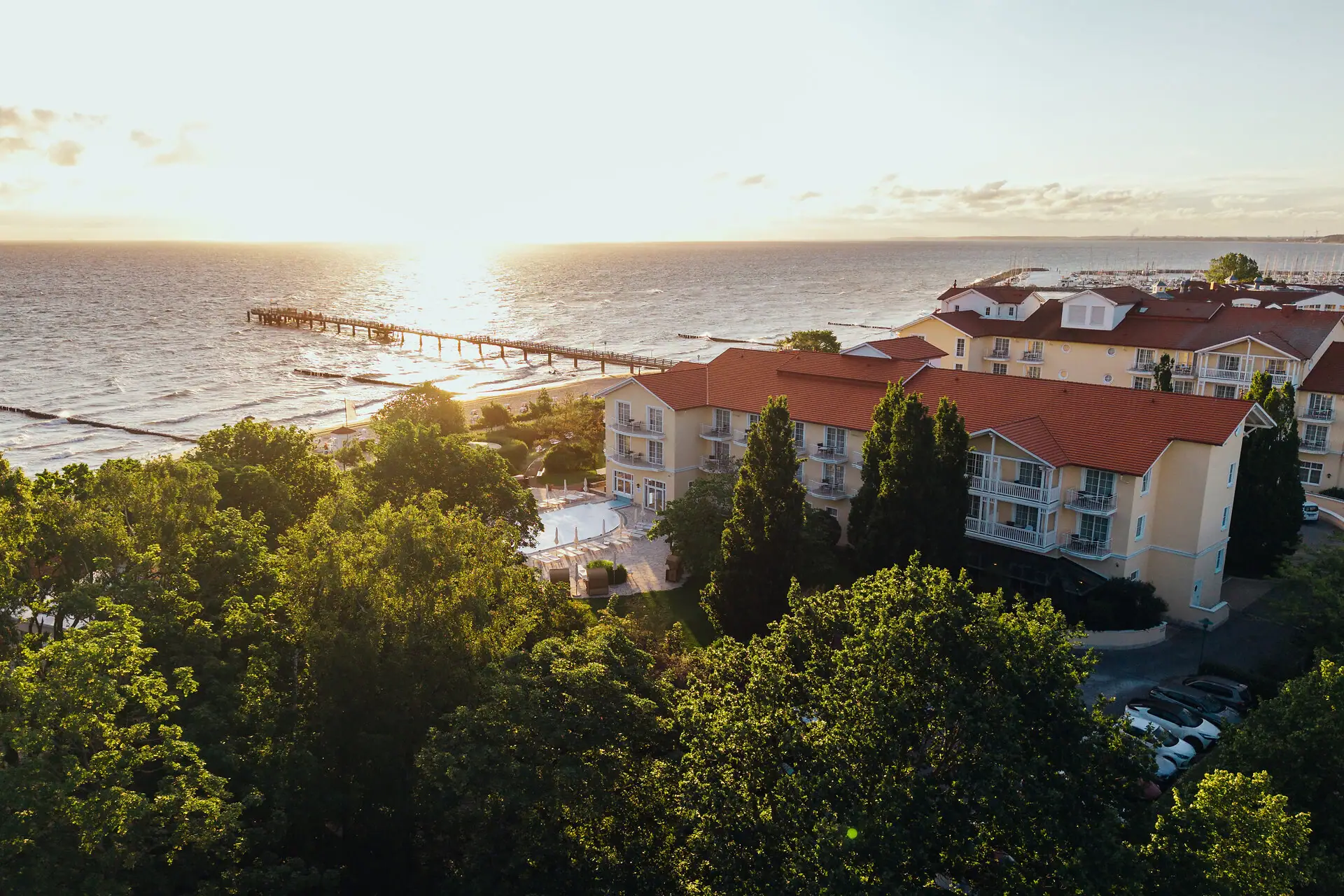 A-ROSA Ostseehotel Kühlungsborn Building on the waterfront at sunset